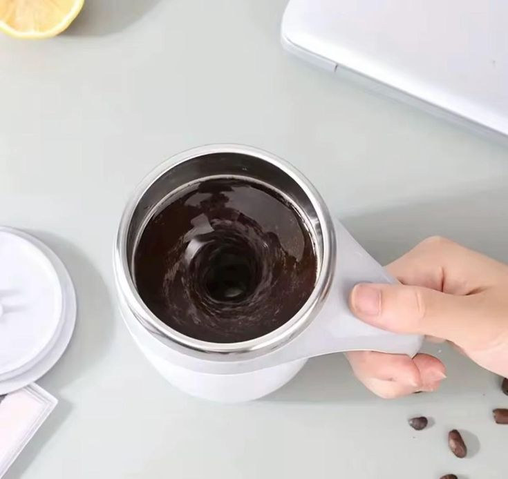 Tasse Pour café – Auto-mélangeante & Isotherme